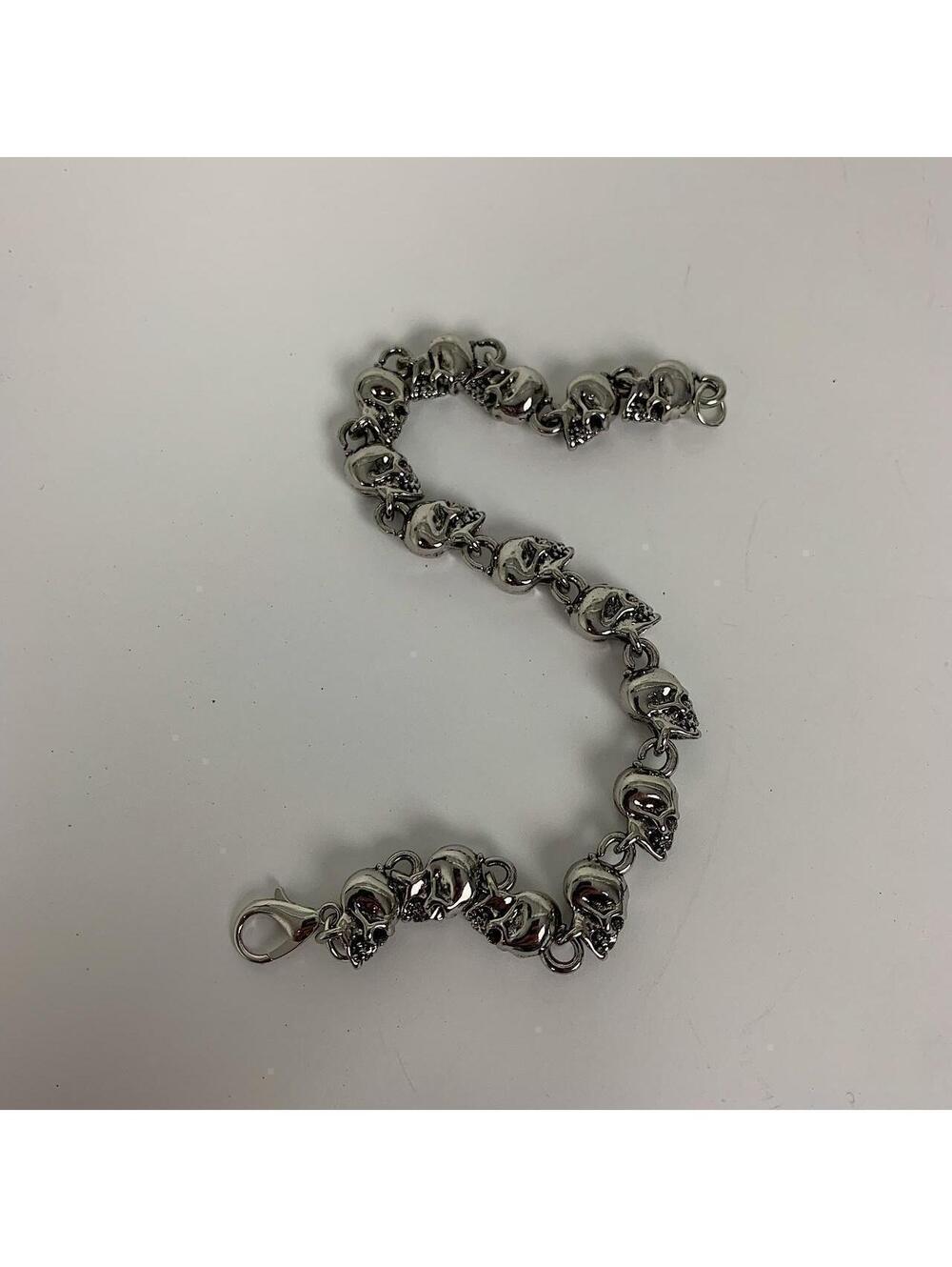 Emo y2k punk style skull head silver bracelet. Great quality! 8.5 inches length - Picture 6 of 7